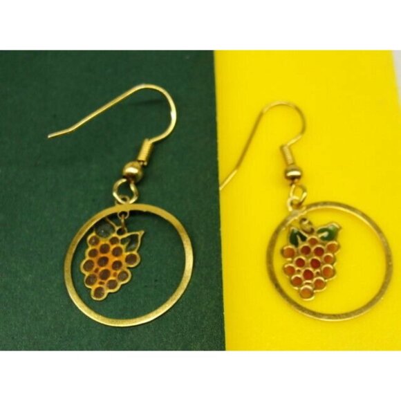 Strawberries Gold Tone Vertical Drop Dangle Hook Earrings Womans - Picture 2 of 5